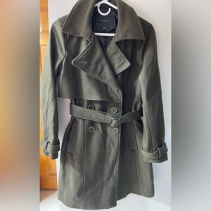 Green Trench Coat with Double-Breasted Closure and Belt | SIZE 2